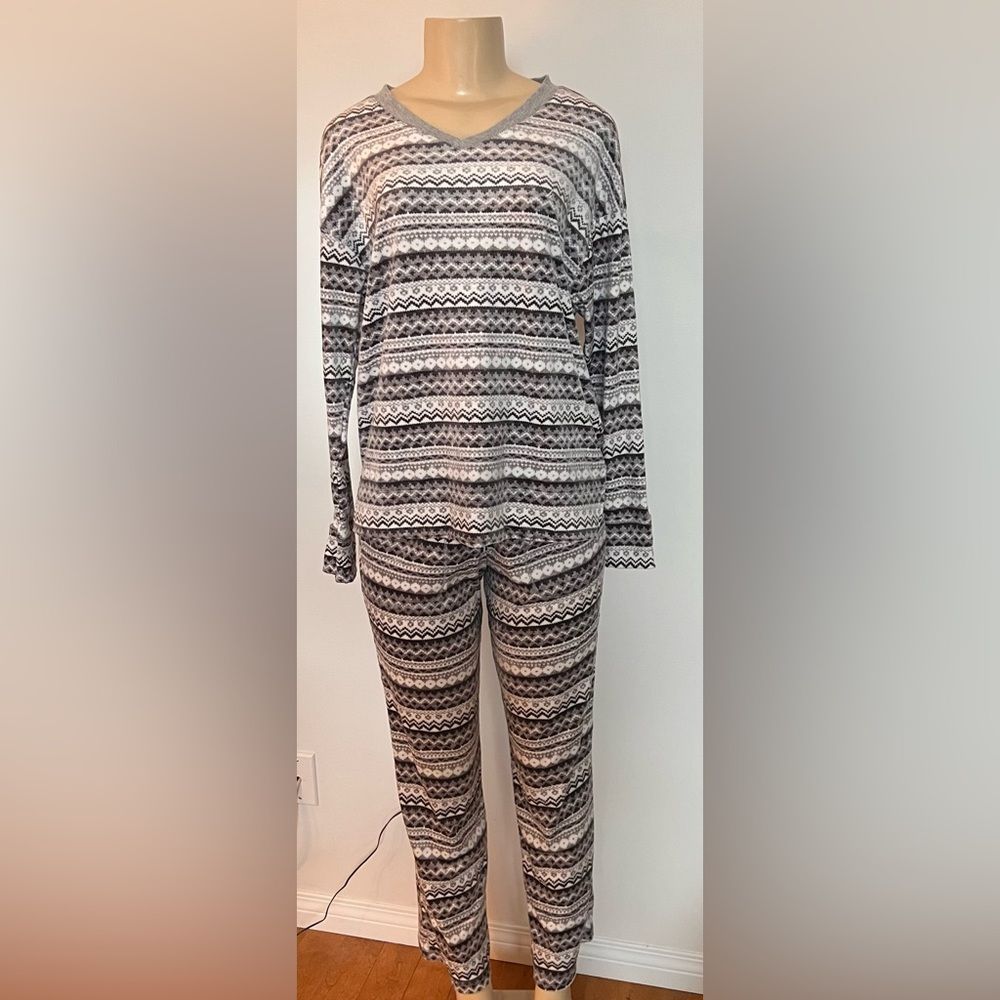 Nautica Women's Silky Fleece Pyjama Set
